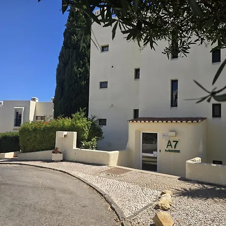 White - Garden & Sea View Apartamento Albufeira